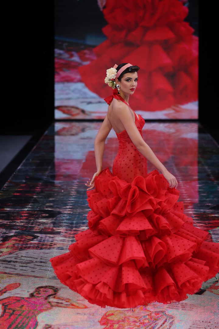 Vestido con Flecos Modelo Romántico, Trajes de flamenca 2024. Moda